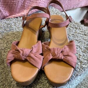 Women's Pink Sandals with Bow Detail
